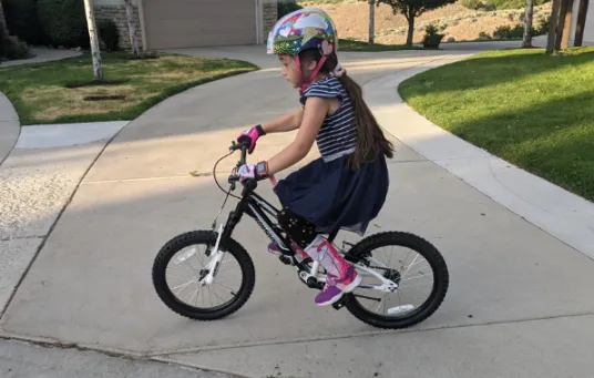 7 Years Old Little Girl Riding JOYSTAR Contender
